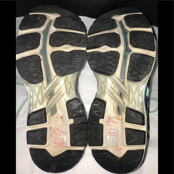 Asics GT-2000 Women's Size 7 T656N Black & Green Athletic Running Shoes. - Picture 6 of 7